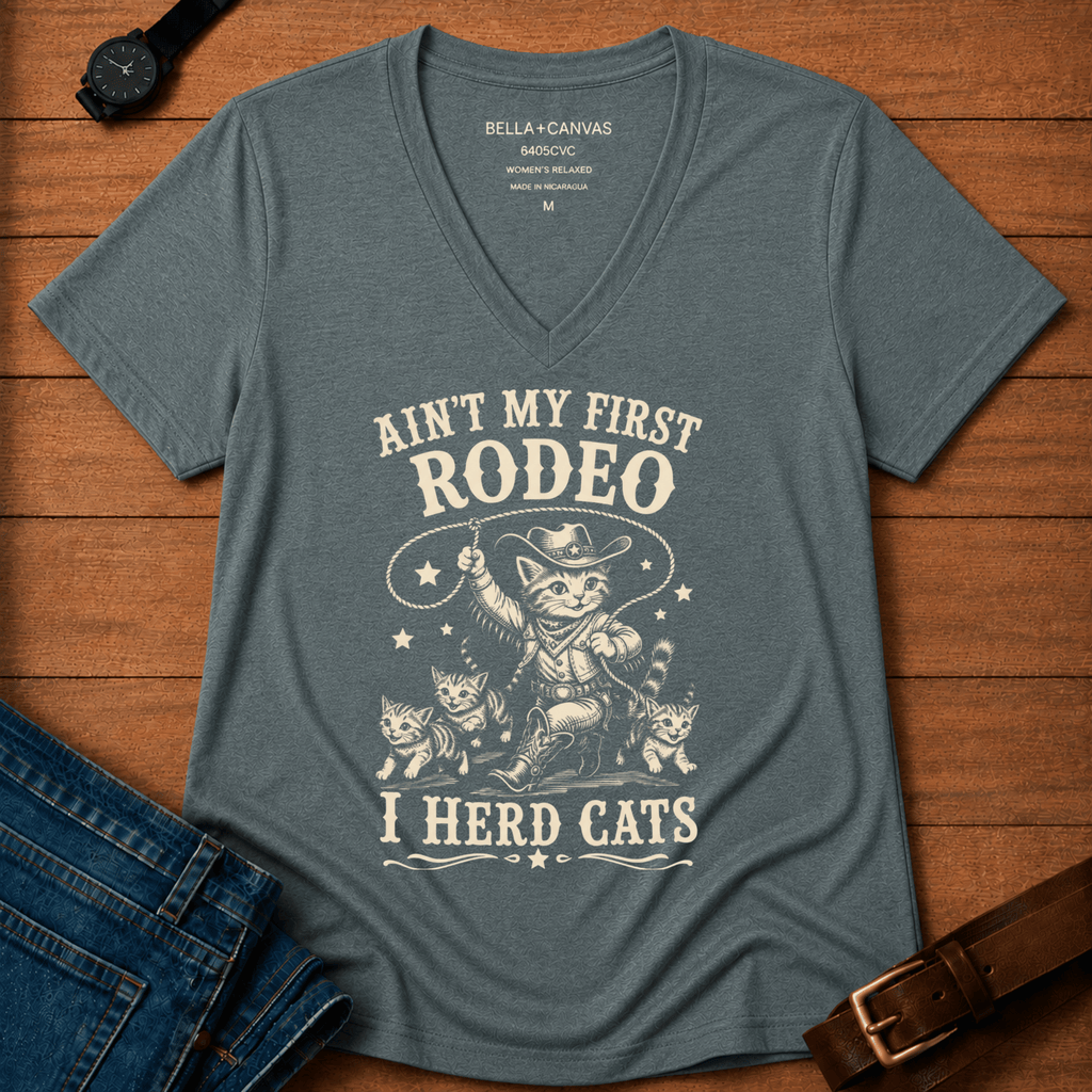 Hering Cats vintage relaxed v-neck t-shirt