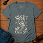 Hering Cats vintage relaxed v-neck t-shirt
